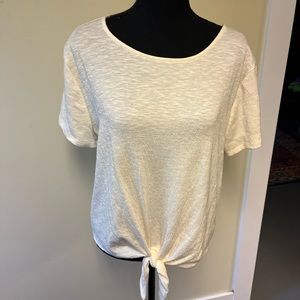 T-Shirt tie front white shirt size large
